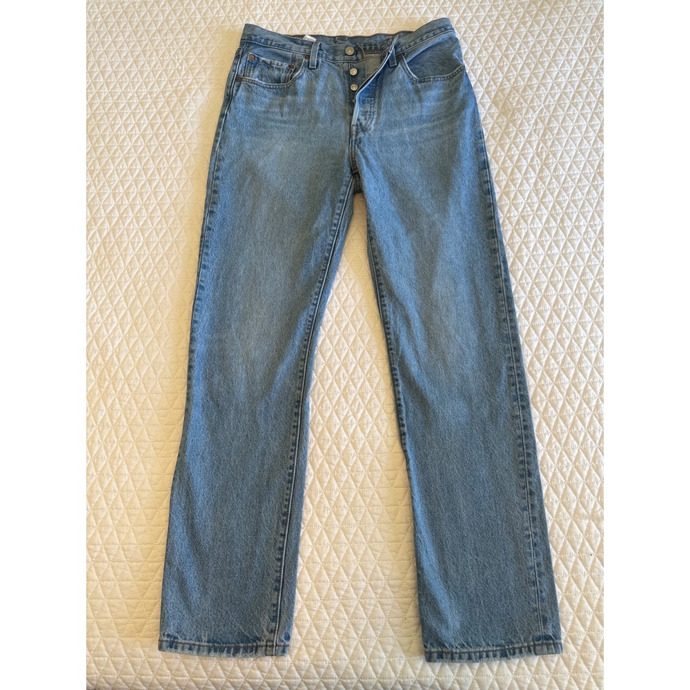 Levis 501 Original Fit Jeans Mens 30x32 Light Wash Blue Straight Leg Button Fly